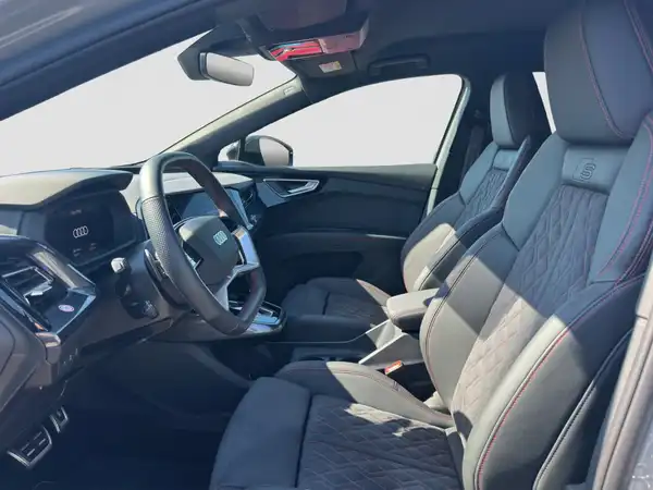 AUDI Q4 SPORTBACK (8/16)