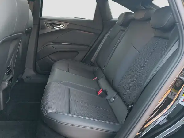 AUDI Q4 SPORTBACK (9/16)