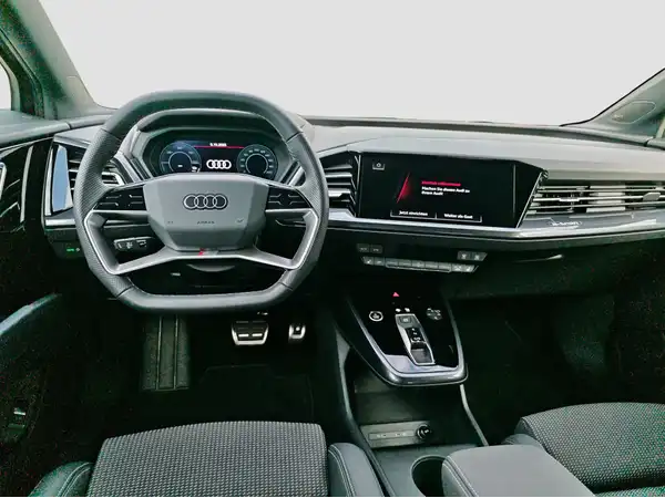 AUDI Q4 SPORTBACK (10/16)