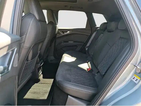 AUDI Q4 E-TRON (9/16)
