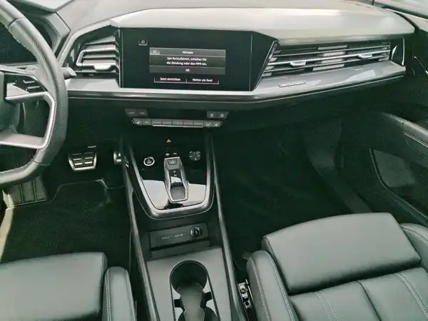 AUDI Q4 SPORTBACK (12/17)