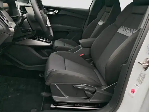 AUDI Q4 SPORTBACK (8/16)