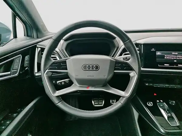 AUDI Q4 SPORTBACK (11/17)