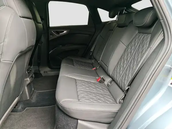 AUDI Q4 SPORTBACK (9/17)