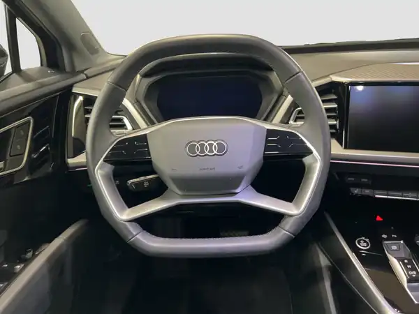 AUDI Q4 E-TRON (11/16)