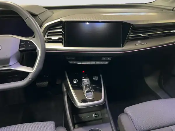 AUDI Q4 E-TRON (12/16)