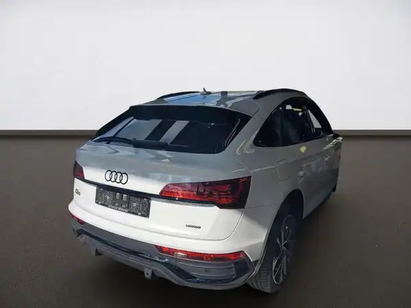AUDI Q5 (1/3)