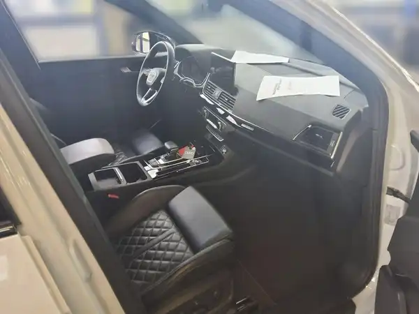 AUDI Q5 (3/3)