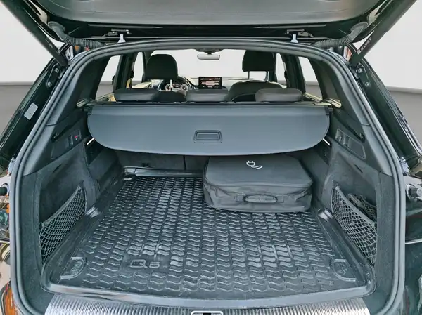 AUDI Q5 (12/12)