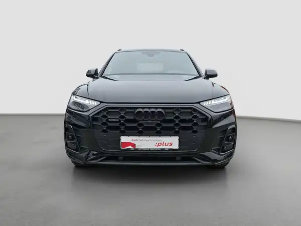 AUDI Q5 (1/15)