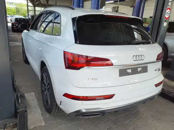 AUDI Q5 (4/8)
