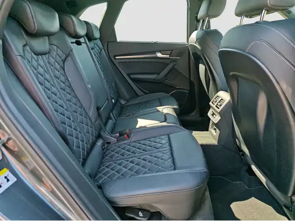 AUDI Q5 (15/16)