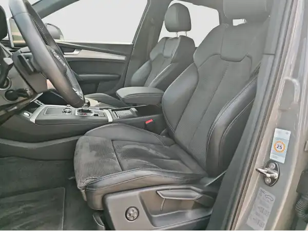 AUDI Q5 (7/15)