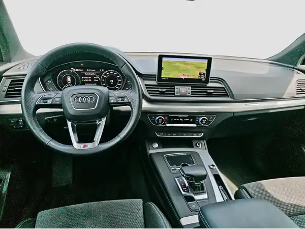 AUDI Q5 (9/15)