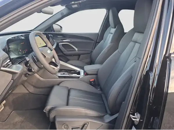AUDI Q5 (8/17)