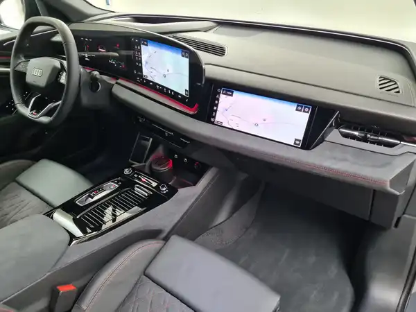 AUDI Q6 E-TRON (19/19)