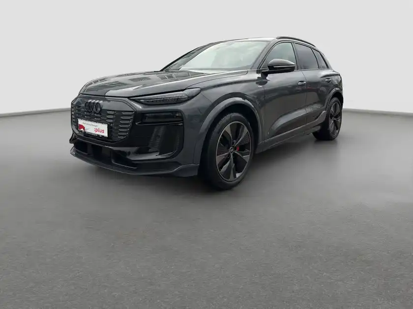 AUDI Q6 E-TRON (1/17)