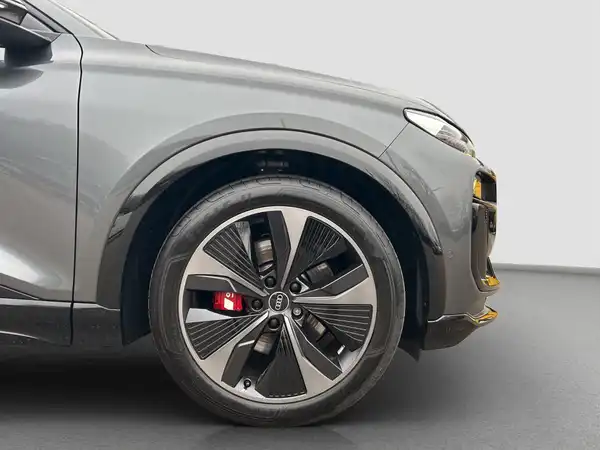 AUDI Q6 E-TRON (16/16)