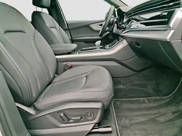 AUDI Q7 (15/17)