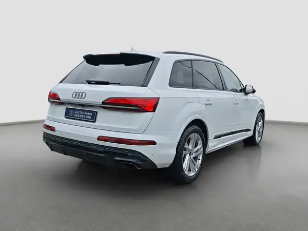 AUDI Q7 (5/17)