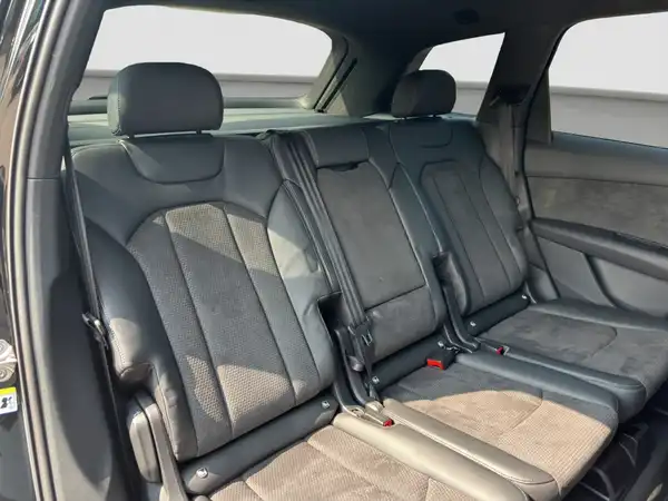 AUDI Q7 (15/16)
