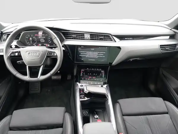 AUDI Q8 SPORTBACK E-TRON (10/16)