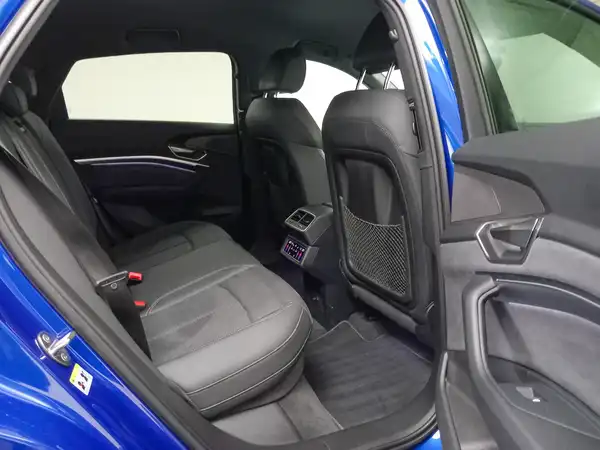 AUDI Q8 SPORTBACK E-TRON (15/20)