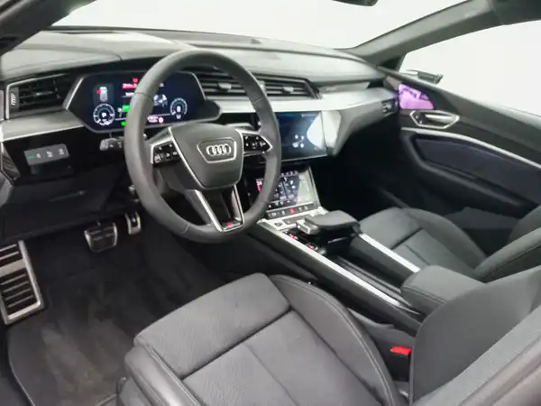 AUDI Q8 SPORTBACK E-TRON (8/20)
