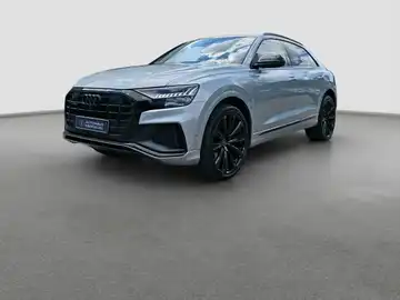 AUDI Q8 (1/16)