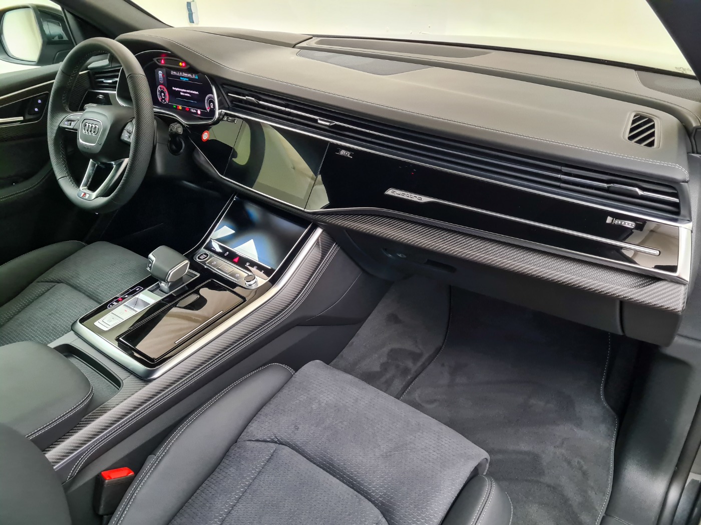 AUDI Q8 (17/17)
