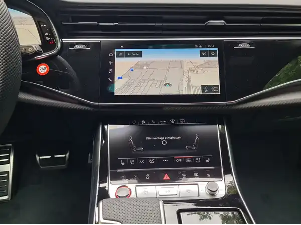 AUDI SQ8 (12/17)