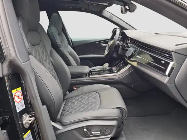 AUDI SQ8 (15/17)