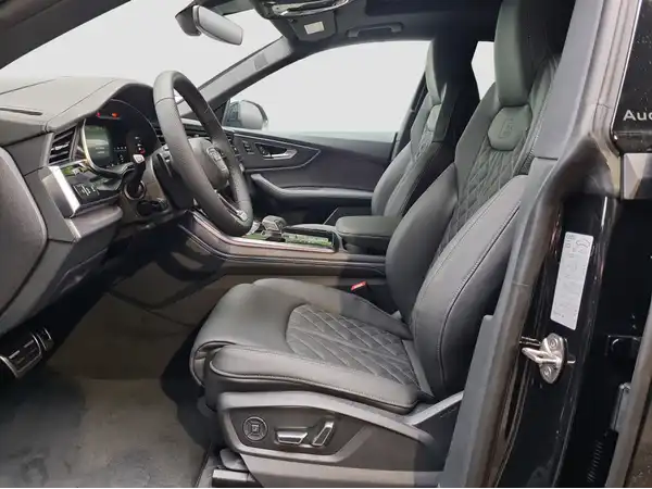 AUDI SQ8 (8/17)