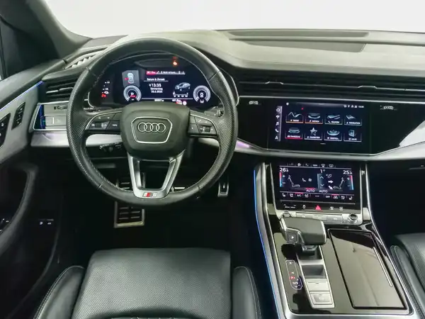 AUDI Q8 (13/22)