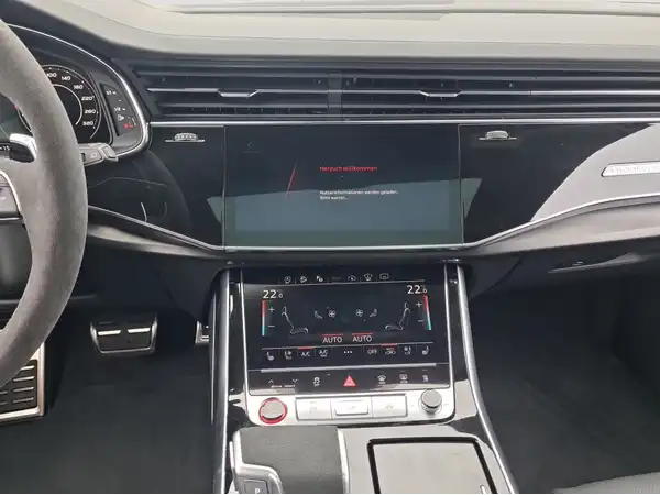 AUDI RS Q8 (12/17)