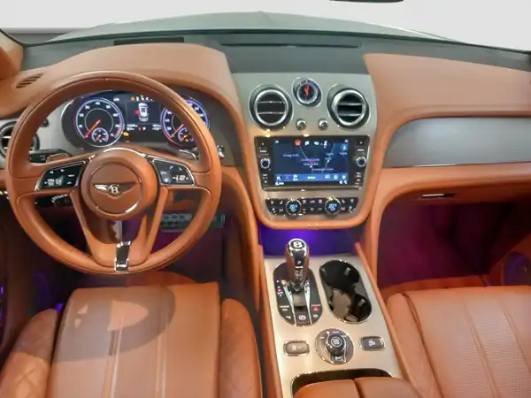BENTLEY BENTAYGA (10/13)