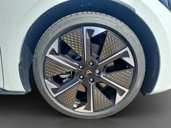 CUPRA BORN (17/17)