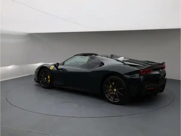 FERRARI SF90 SPIDER (3/26)