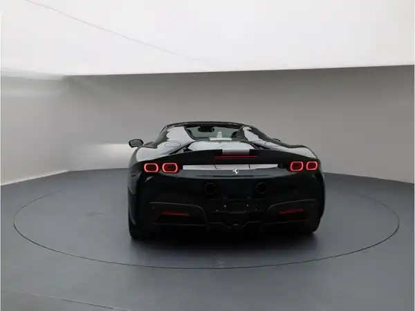 FERRARI SF90 SPIDER (4/26)
