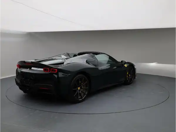 FERRARI SF90 SPIDER (5/26)