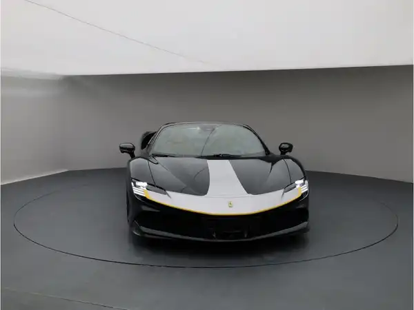FERRARI SF90 SPIDER (8/26)