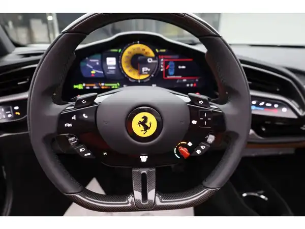 FERRARI SF90 SPIDER (10/26)