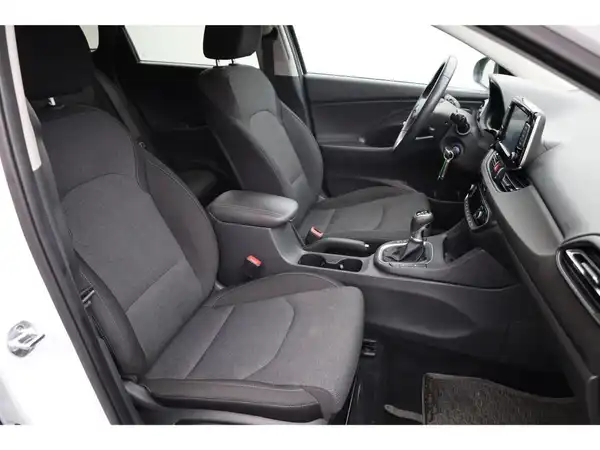 HYUNDAI I30 (16/21)