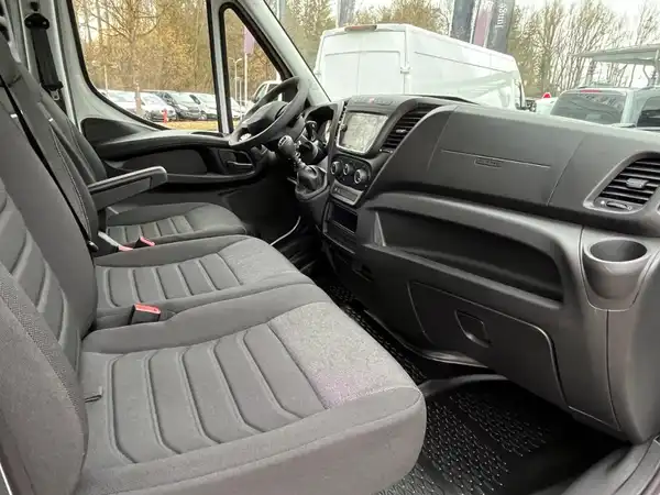 IVECO DAILY (20/24)