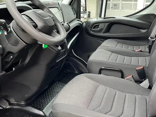IVECO DAILY (8/24)