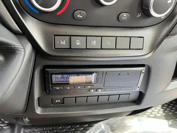 IVECO DAILY (13/24)