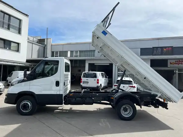 IVECO DAILY (15/24)