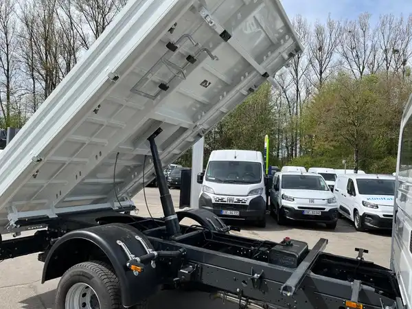 IVECO DAILY (17/24)