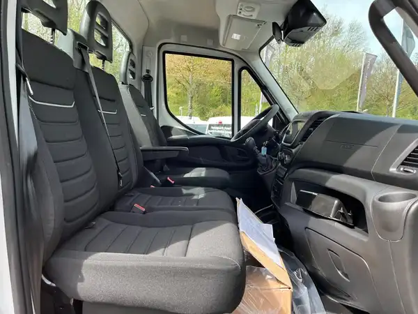 IVECO DAILY (19/24)