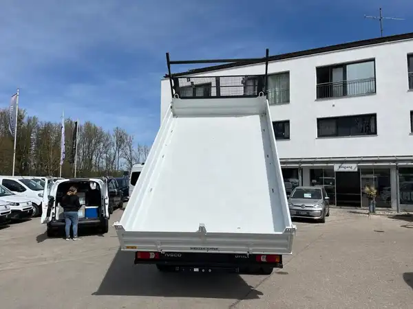 IVECO DAILY (8/24)